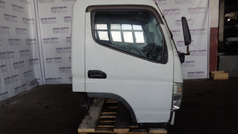 Кабина MITSUBISHI CANTER 2003г.в.
